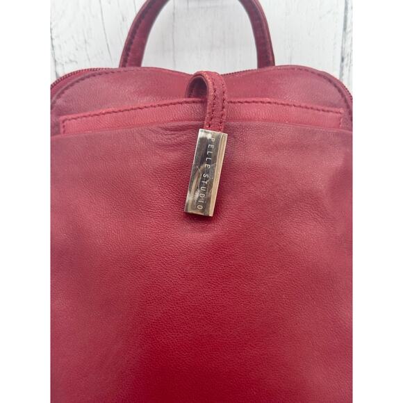Wilson's Leather Red Backpack Sling Convertible Bag Pelle Studio Vtg See Photos - Picture 2 of 16